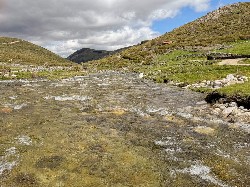 sierra-de-gredos-brug-rivier-1 sierra-de-gredos-brug-rivier-1